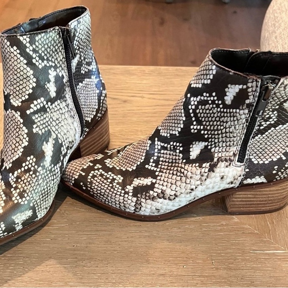 Women’s ankle booties size 7.5 faux snakeskin by bleeker and bond
